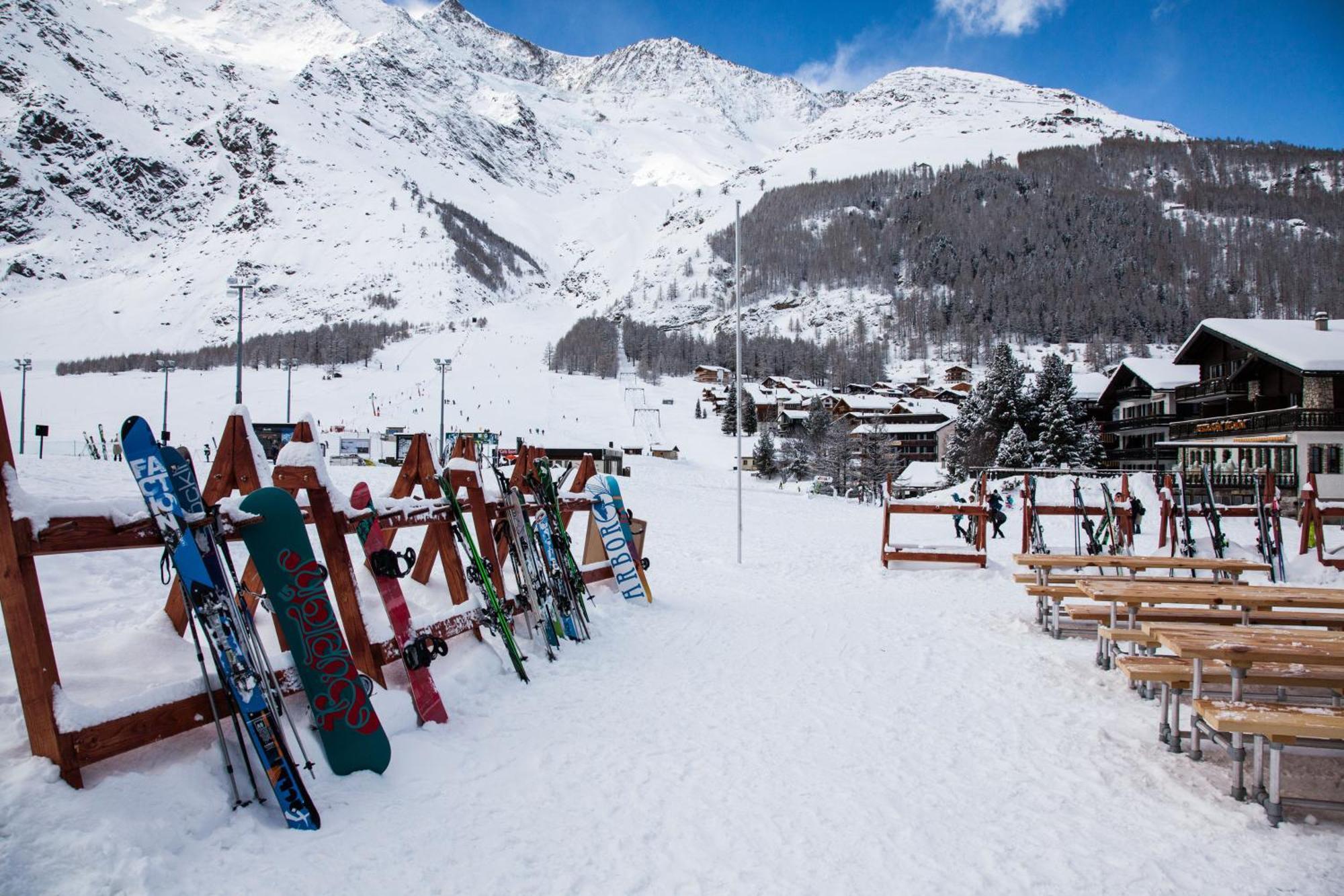 Hotel The Larix Ski-In Ski-Out Saas-Fee Esterno foto