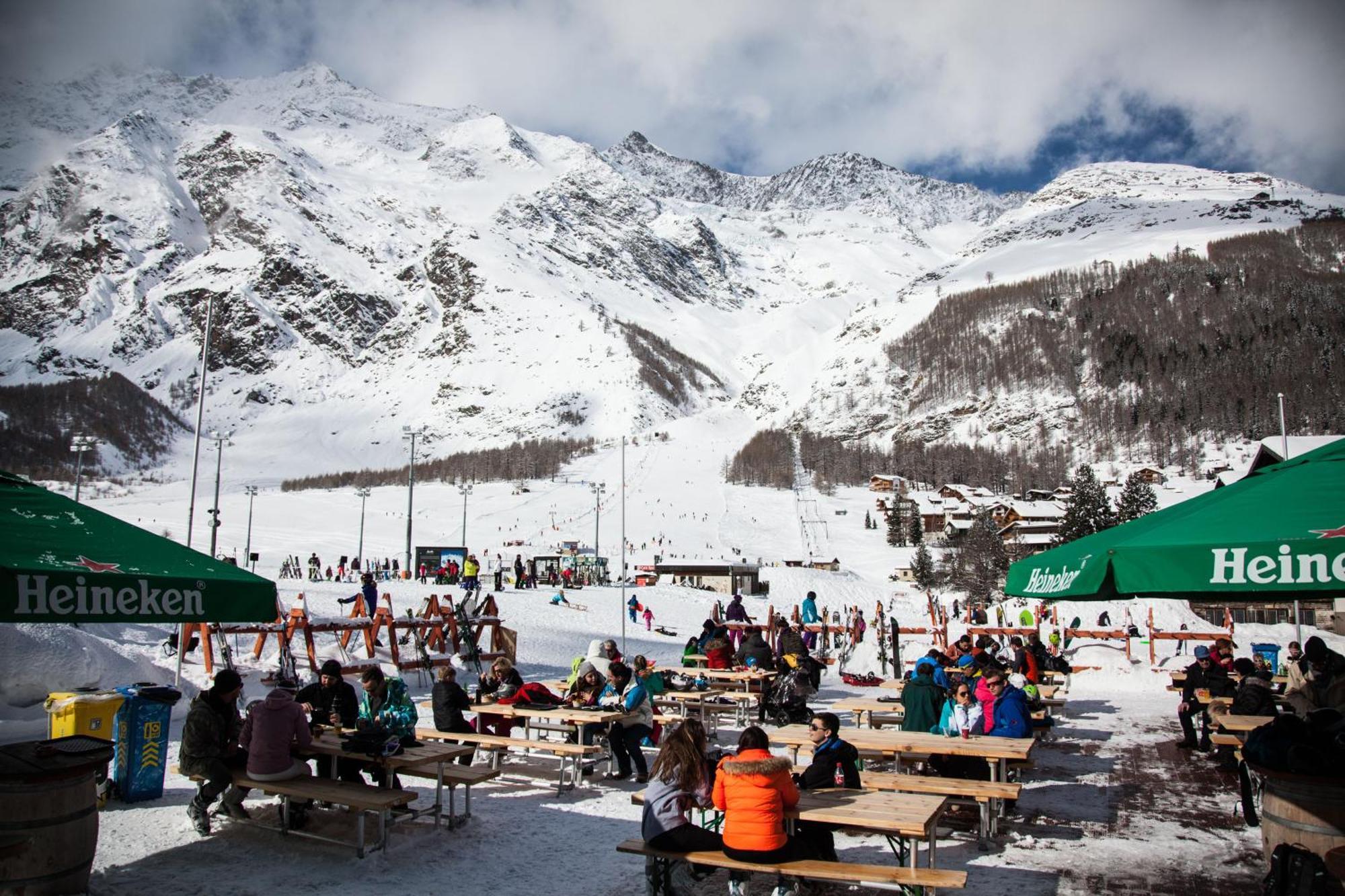 Hotel The Larix Ski-In Ski-Out Saas-Fee Esterno foto